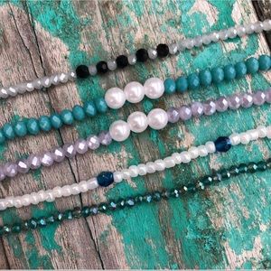 pearl chokers<3